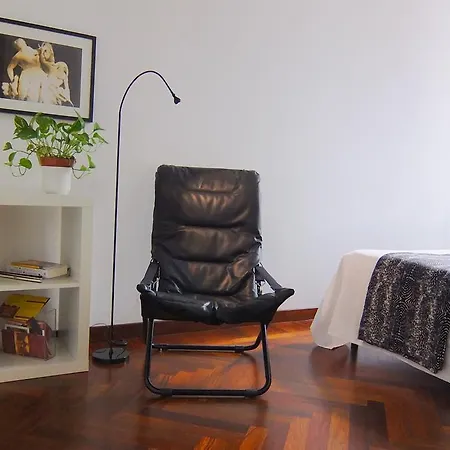 Apartment Bianco E Nero Rom