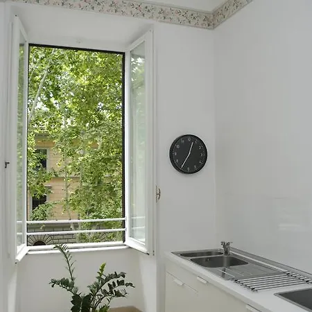 Bianco E Nero Apartment Rom